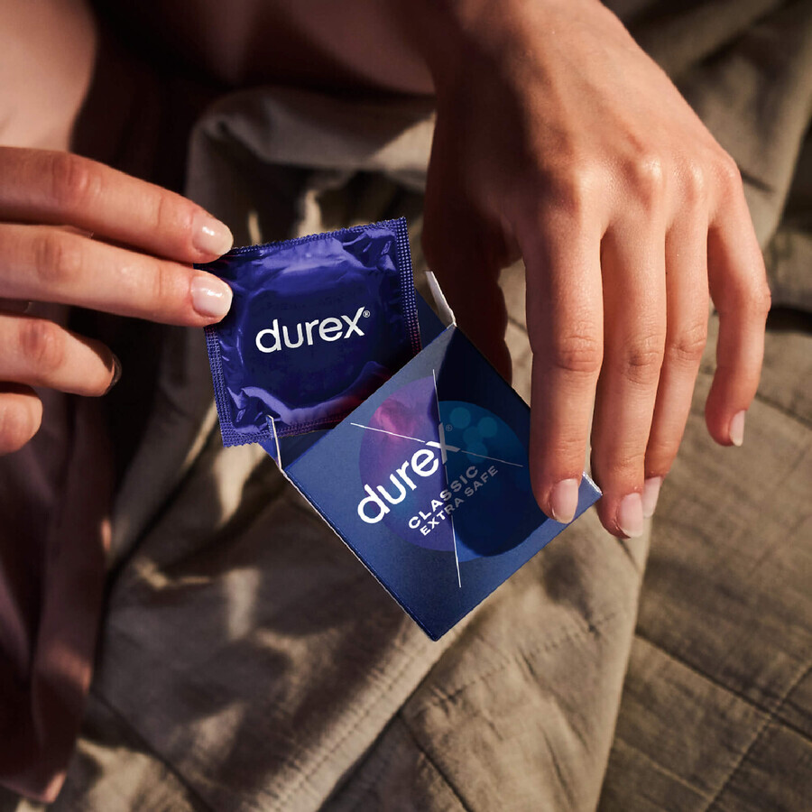 Durex Extra Safe, Kondome mit mehr Gleitmittel, verstärkt, 12 Stück