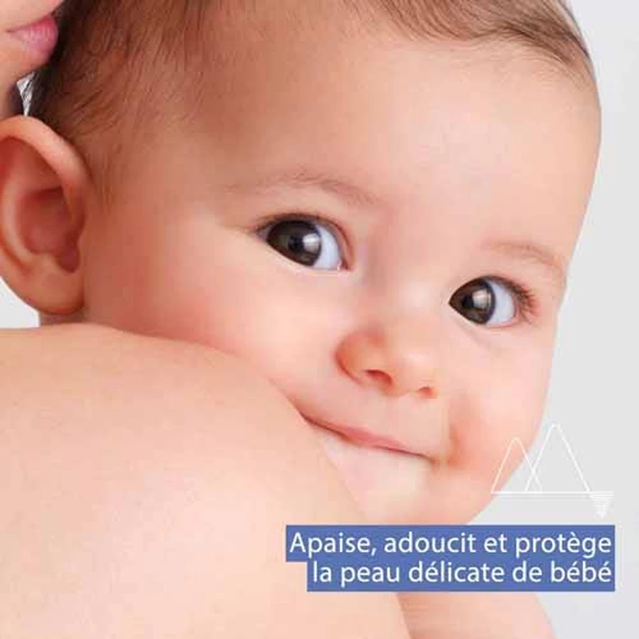 Uriage Bébé 1ere Apă de curățare pentru față, corp și părți intime - Uriage Bebe 1l