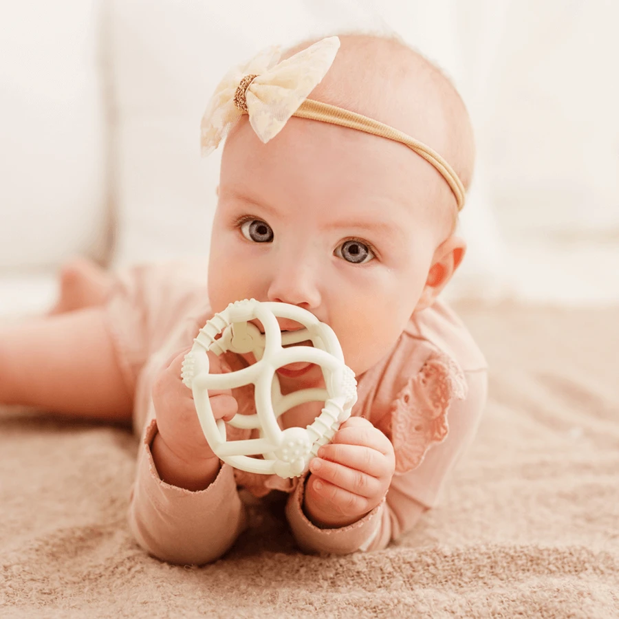 Dumel GiliGums, teether, Ball, mint, from 3 months, 1 piece.