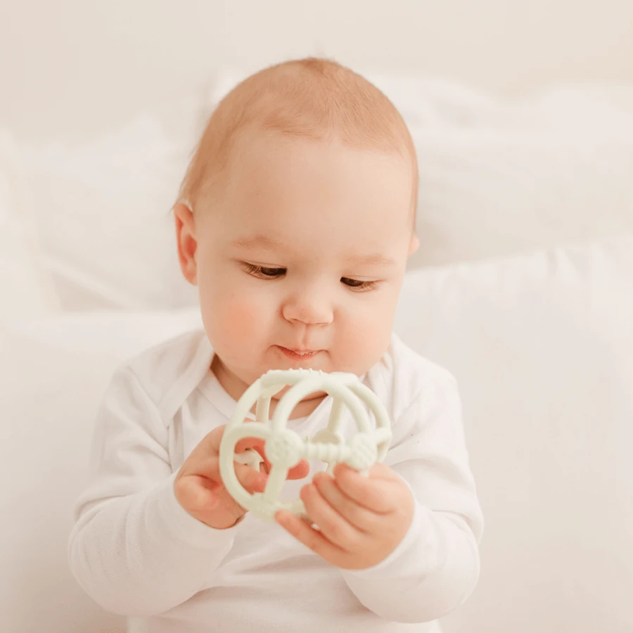 Dumel GiliGums, teether, Ball, mint, from 3 months, 1 piece.