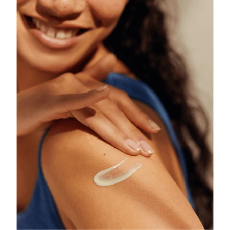 Nivea Sun Invisible Finish Set, feuchtigkeitsspendende Sonnenlotion, SPF 50+, 150 ml + After-Sun-Verlängerungslotion, 200 ml + kostenlose Strandtasche