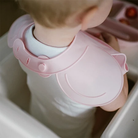 BabyOno, silicone bib with adjustable clasp, pink, from 6 months, 1 piece
