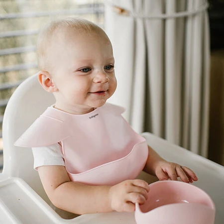 BabyOno, silicone bib with adjustable clasp, pink, from 6 months, 1 piece