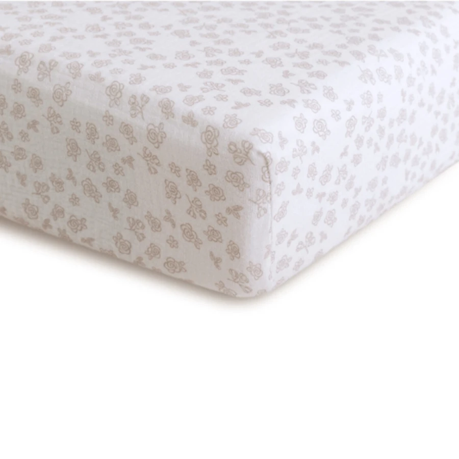 BabyMatex, mousseline deken met elastiek 60 cm x 120 cm, mousseline dessin, wit met roosjes