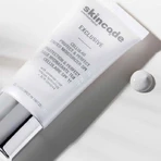 Skincode Exclusieve Cellular Protect & Perfect Hydraterende en Anti-Ageing Getinte Dagcrème met SPF15 30ml