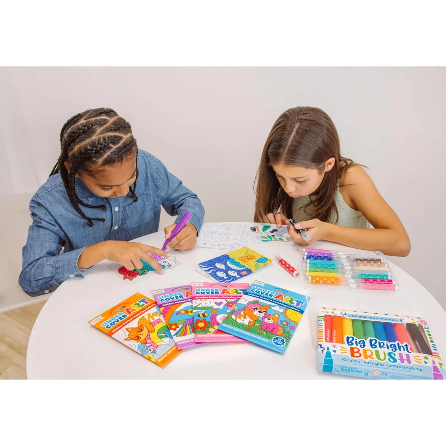 Set para colorear con dibujos secretos Undercover Art - Unicornios