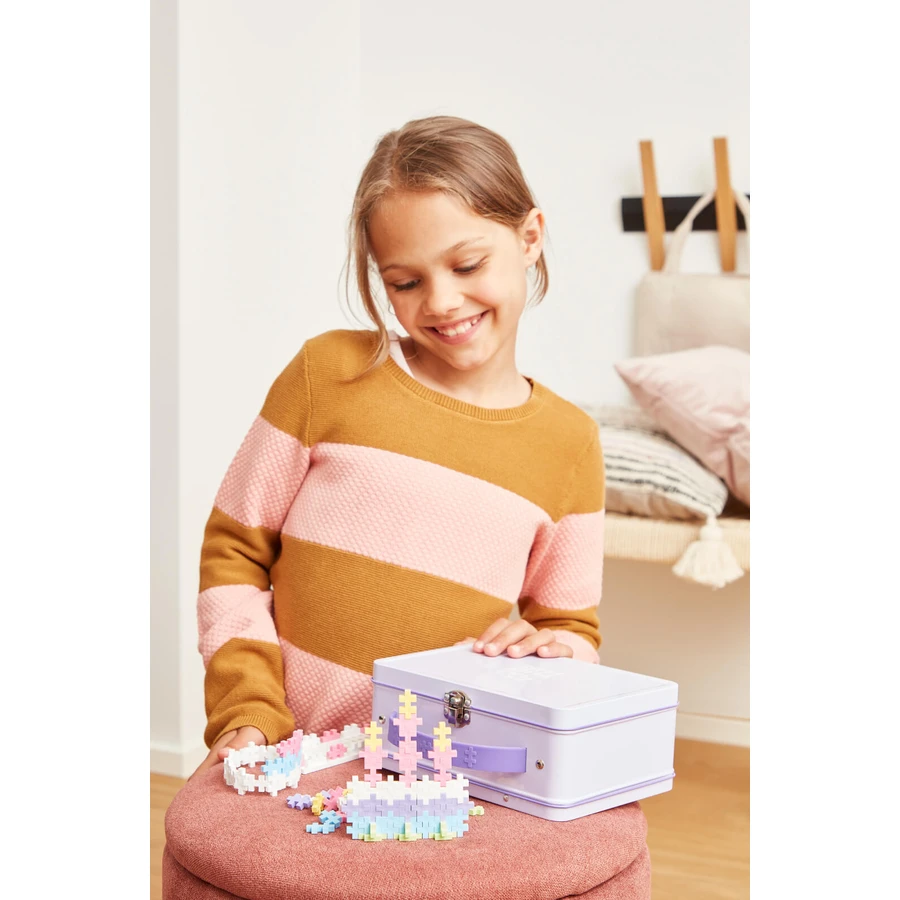Set constructie Plus-Plus, 600 piese, portabil, in cutie metalica, culori pastelate
