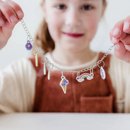 DIY Kreativset Armbänder mit weichen Anhängern
