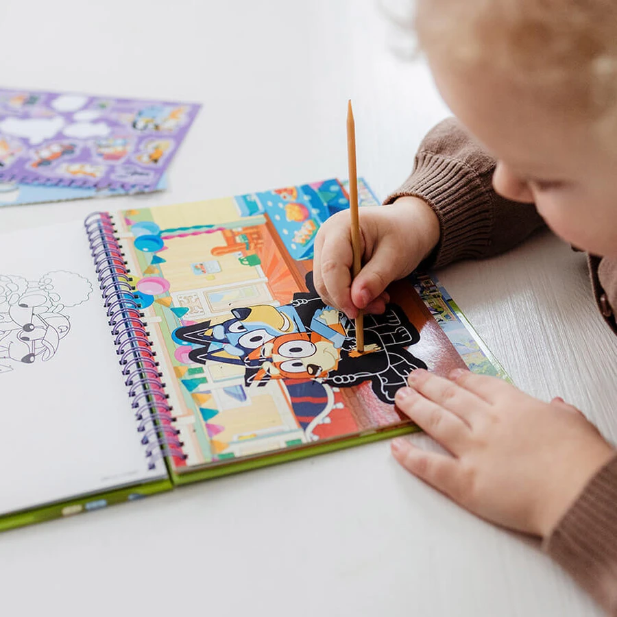 Set da colorare e raschiare creativamente, Bluey, Totum