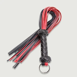 Fouet en cuir avec bandes rouges et noires et anneau en métal - Rouge/Noir