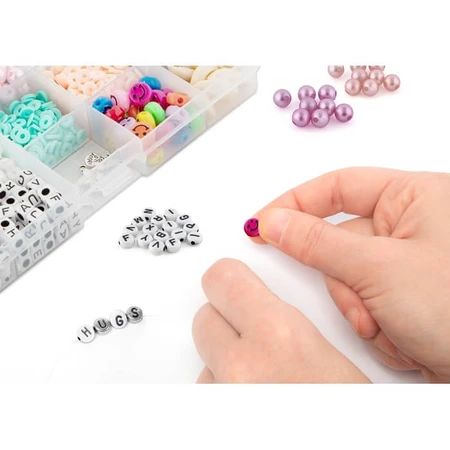 Set creativ DIY in cutie, 13 modele de margele de insirat
