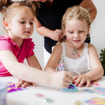 2 in 1 creative studio with unicorns, diamond painting and bracelets