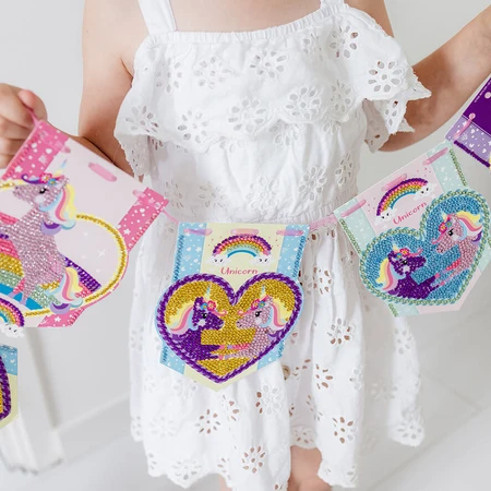 2 in 1 creative studio with unicorns, diamond painting and bracelets