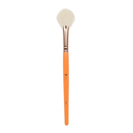IBRA Fresh Makeup No. F06, blush and highlighter brush, 1 pc.