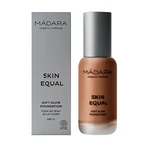Madara Skin Equal, Soft Glow Foundation SPF15, base de maquillaje, Castaño 90, 30 ml.
