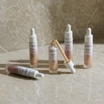 Gosh Dewy Foundation Drops, gocce di fondotinta illuminante SPF 15, 002 Porcelain, 12 ml.