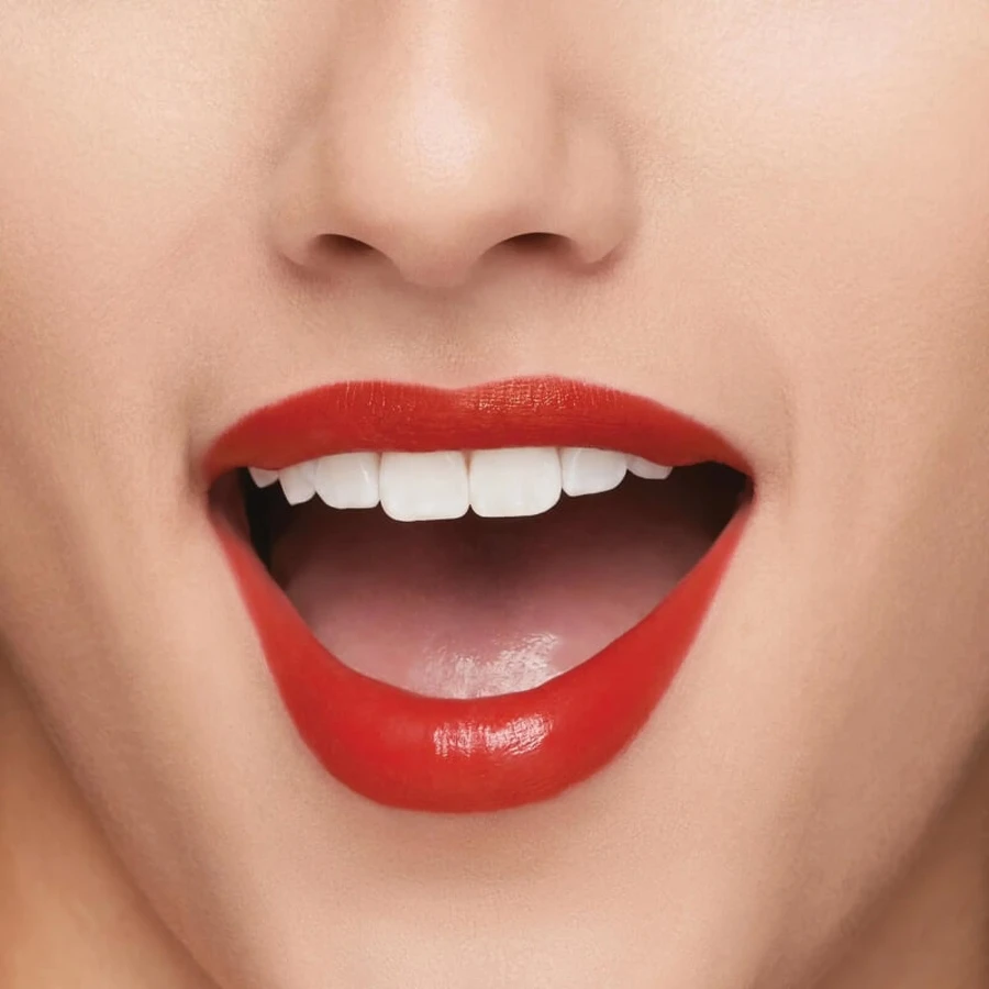 Rujul gel Shiseido Technosatin – ruj mat nr. 416 red shift