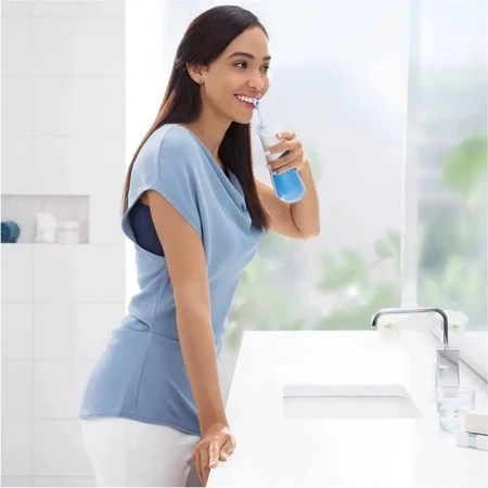 Oral-B Aquacare 4 - Portable Water Flosser
