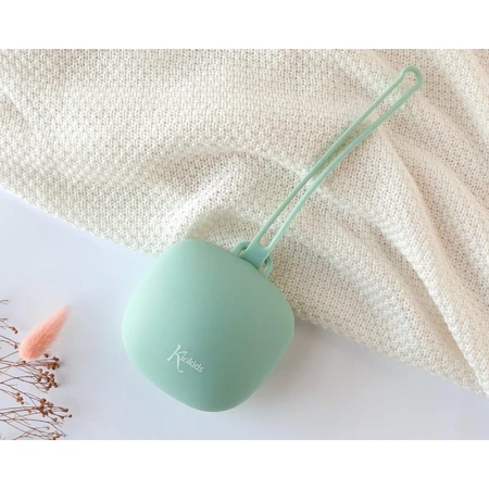 Kiokids Suport pentru suzetă din silicon, culoare salvie, 0 luni+