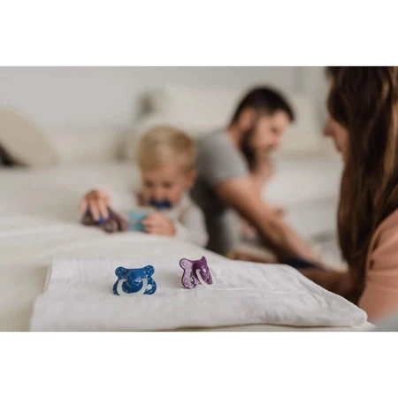 Suavinex Night &amp; Day Whale - 2 Silicone Pacifiers for Babies Aged 4–18 Months