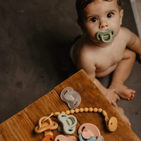 Suavinex Selection Color Essence 0m+ - Silicone Pacifier Clip - Green