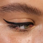 Essence Quick Wing! – Schablonen-Eyeliner – Nr. 01 Schwarz